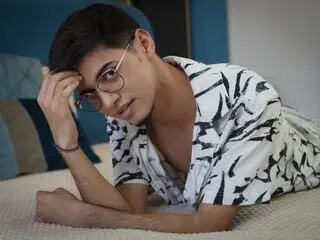 Cam LucasAsh