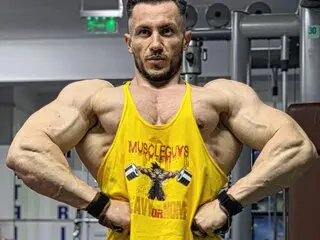 Nude PumpIron